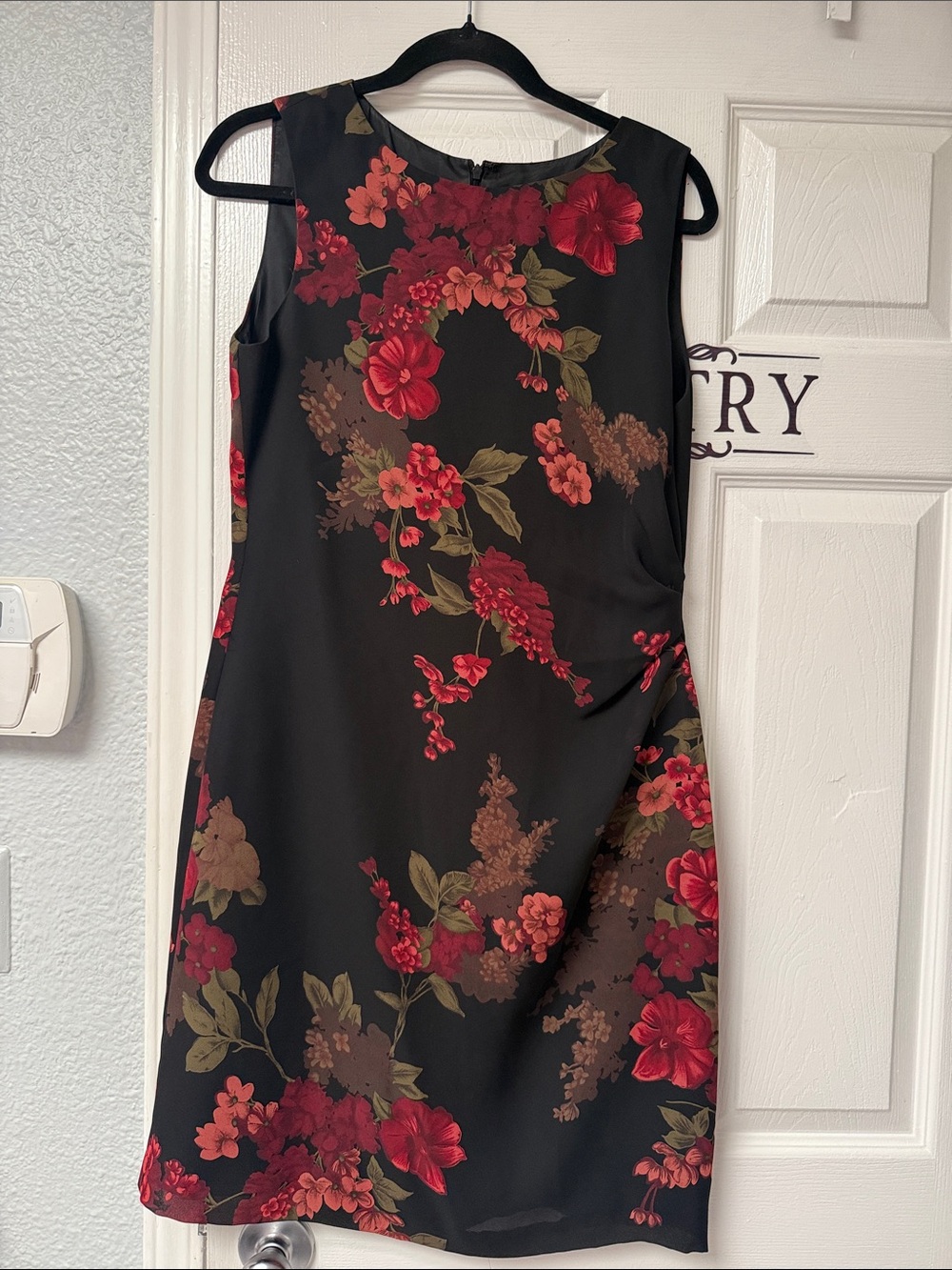 Coldwater Creek Black Floral Sleeveless Shift Dress with Red Blooms-Cinched Side
